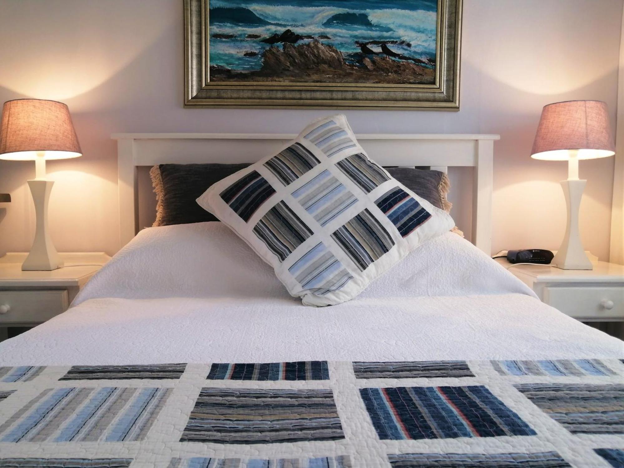 Amzee Bokmakierie Guest House Dana Bay Room photo